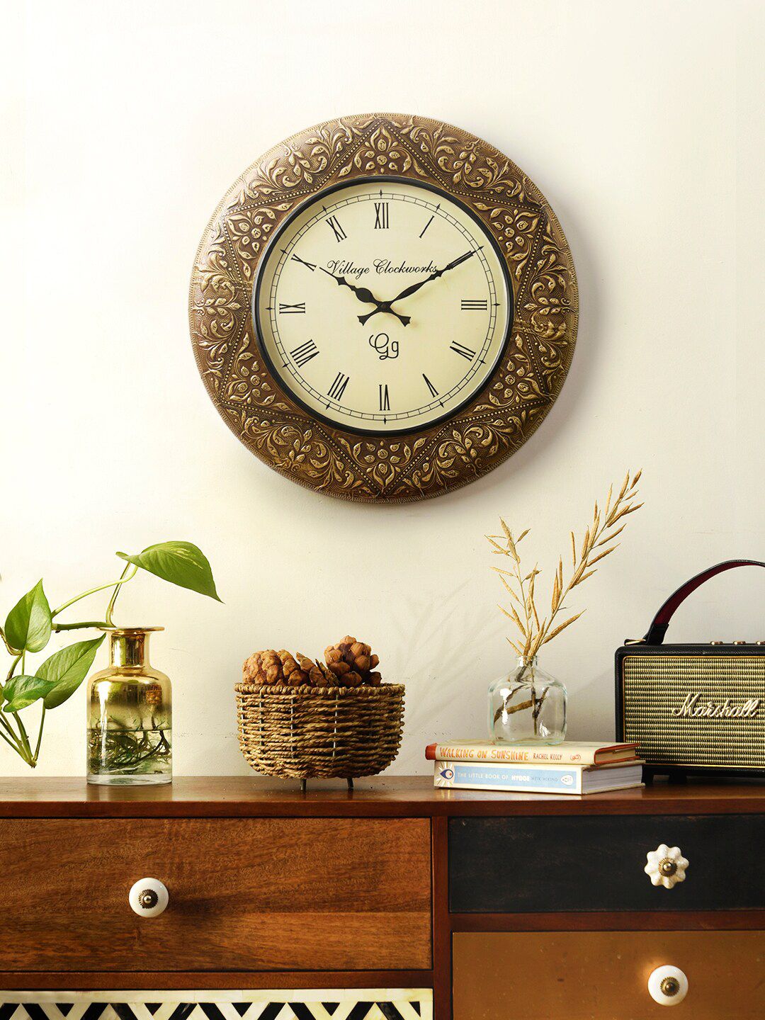 green girgit Bronze-Toned & Black Textured Traditional Wall Clock Price in India