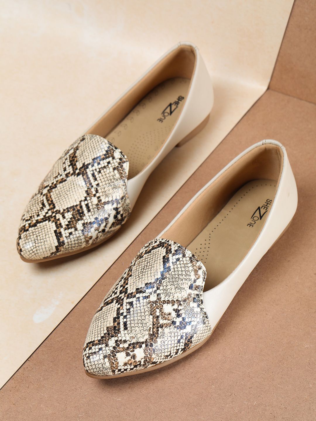 Shezone Women Cream-Coloured Snakeskin Textured Ballerinas Flats