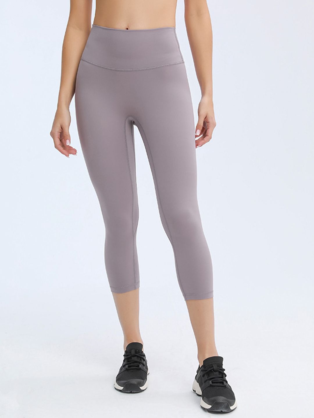 URBANIC Women Grey Solid Simplicity Gym Three-Quarter Tights Price in India