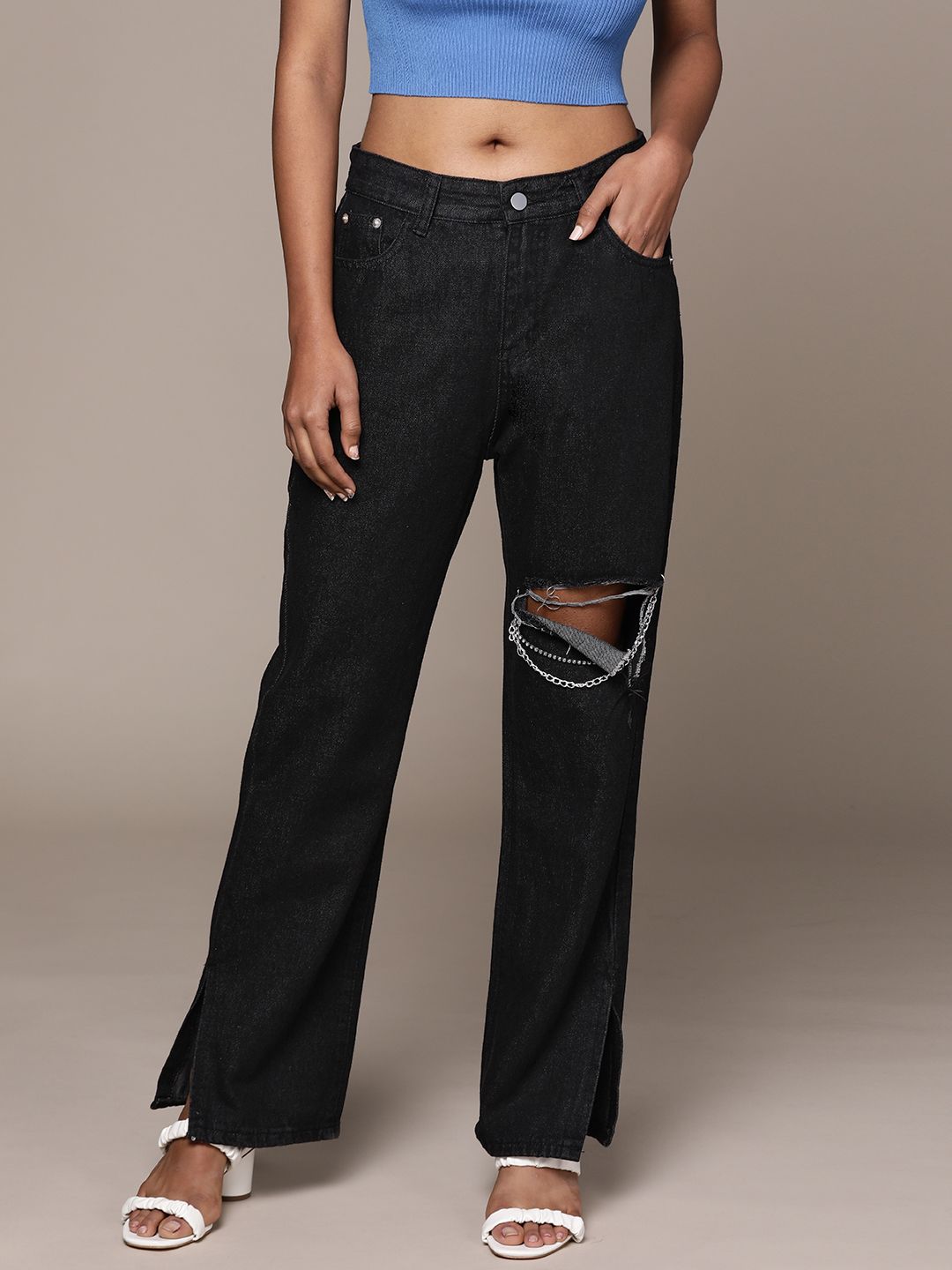 URBANIC Women Black Cotton Mildly Distressed Jeans with Detachable Chain Price in India