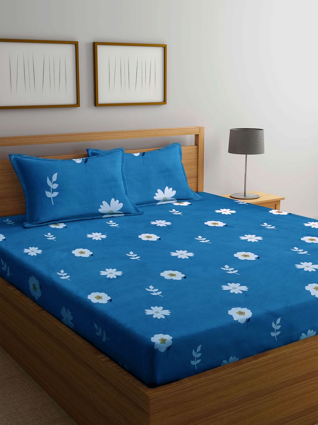 Arrabi Teal & White Floral 300 TC Super King Bedsheet with 2 Pillow Covers Price in India