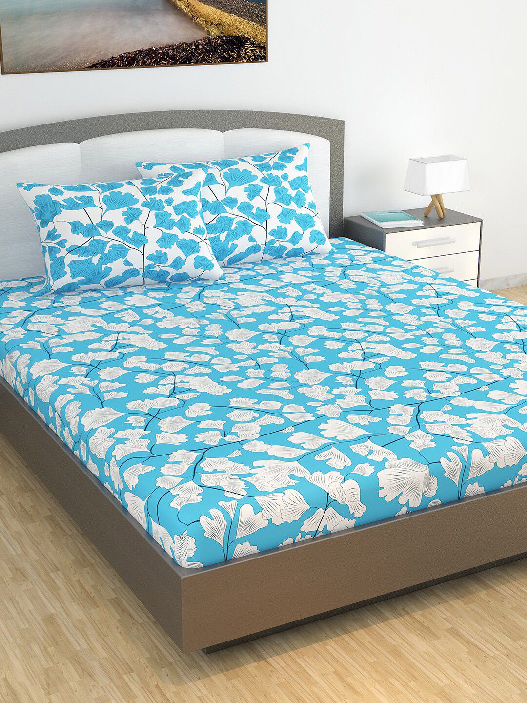 Divine Casa Blue & White Floral 144 TC King Bedsheet with 2 Pillow Covers Price in India