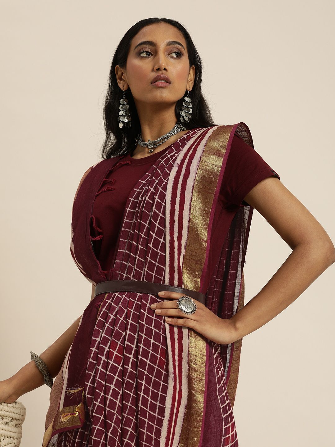 Taavi Maroon & White Checked Saree