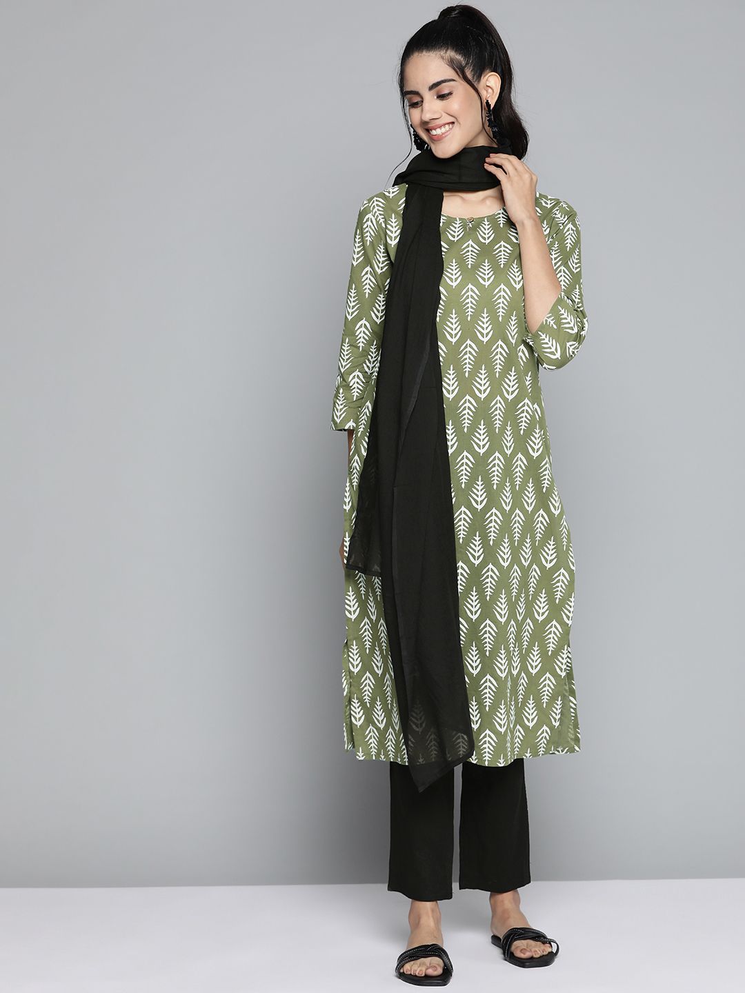 HERE&NOW Women Olive Green Floral Printed Pure Cotton Kurta with Trousers & With Dupatta Price in India