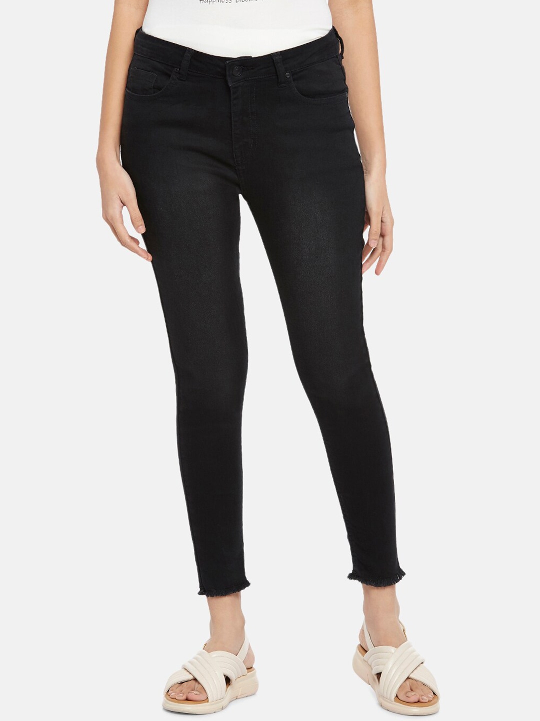 People Women Black Tapered Fit Stretchable Jeans Price in India