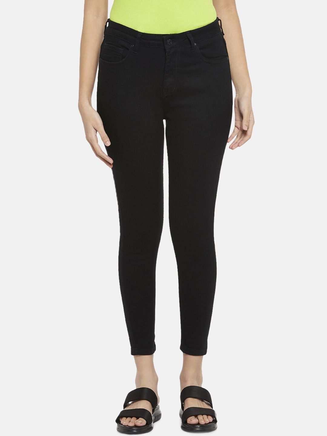 People Women Black Tapered Fit Jeans Price in India