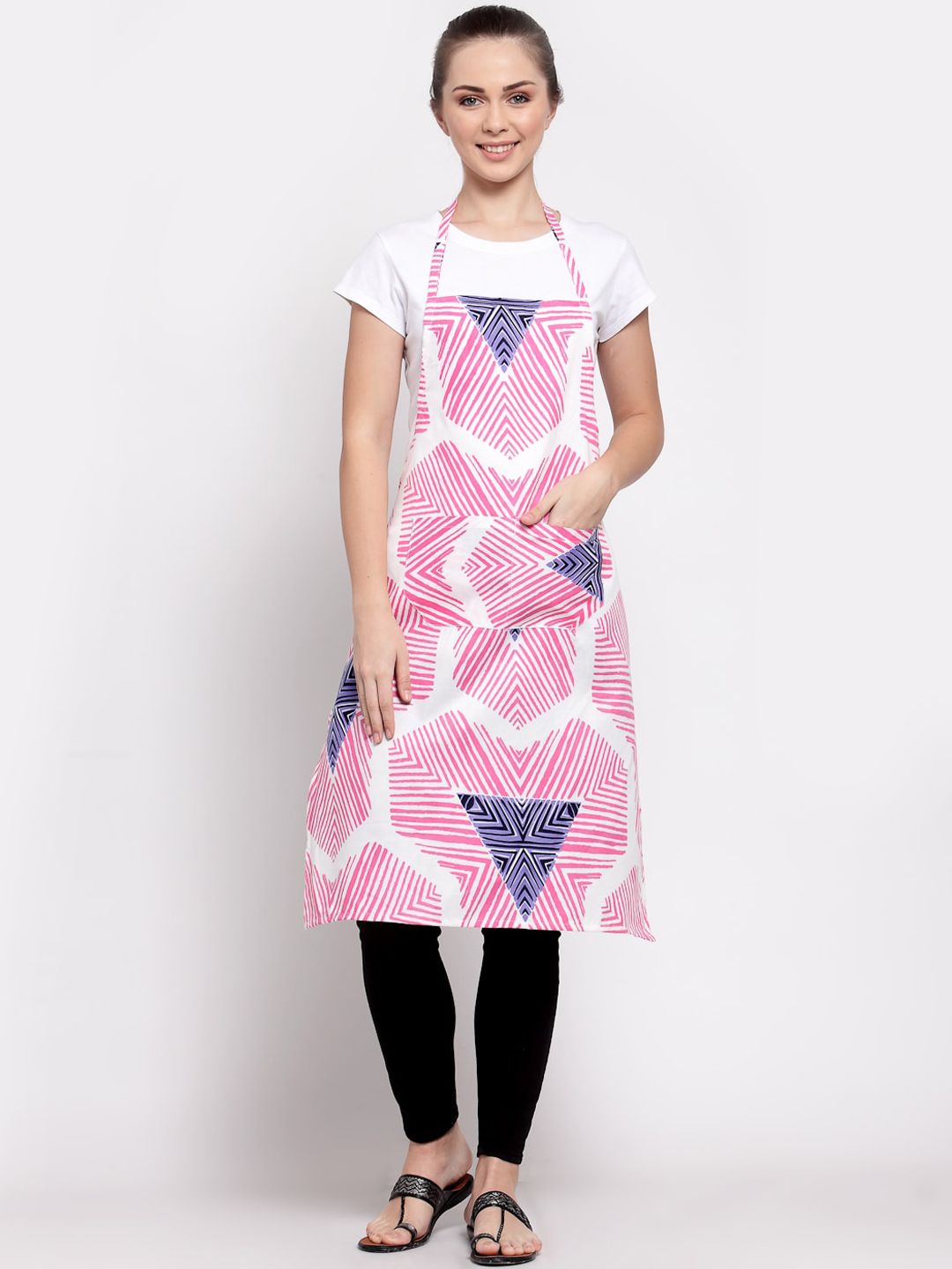 Arrabi Pink & White Geometric Printed Cotton Blend Apron Price in India
