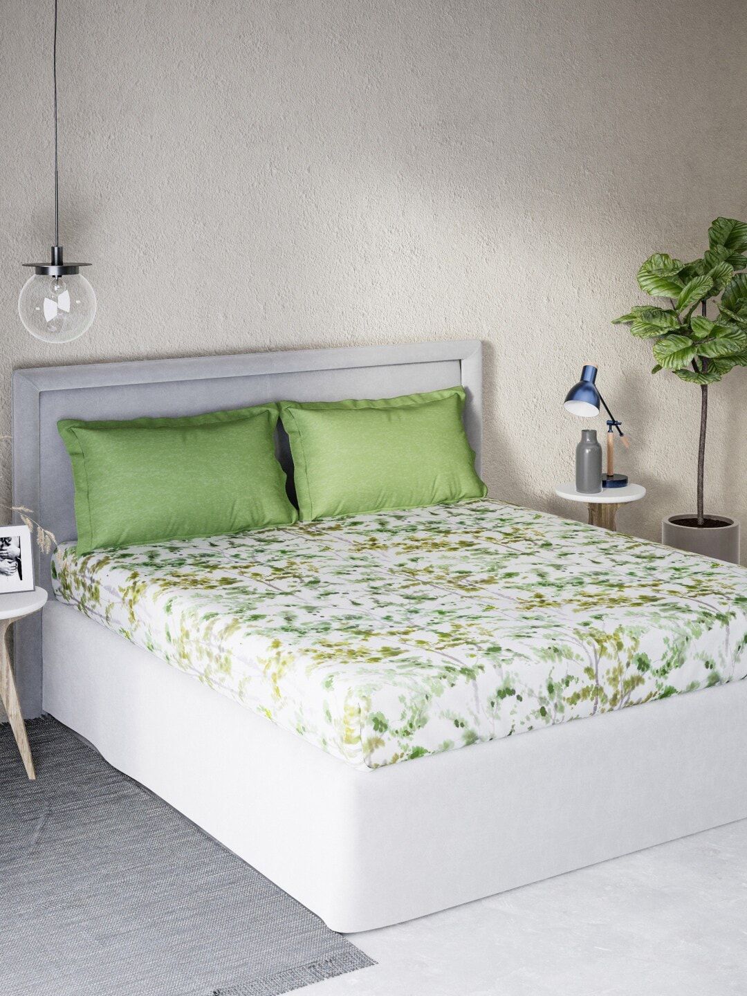 DDecor White & Green Floral 140 TC Cotton Queen Bedsheet with 2 Pillow Covers Price in India