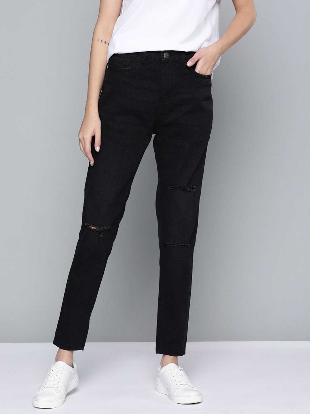 Mast & Harbour Women Black Skinny Fit Mildly Distressed Stretchable Jeans Price in India