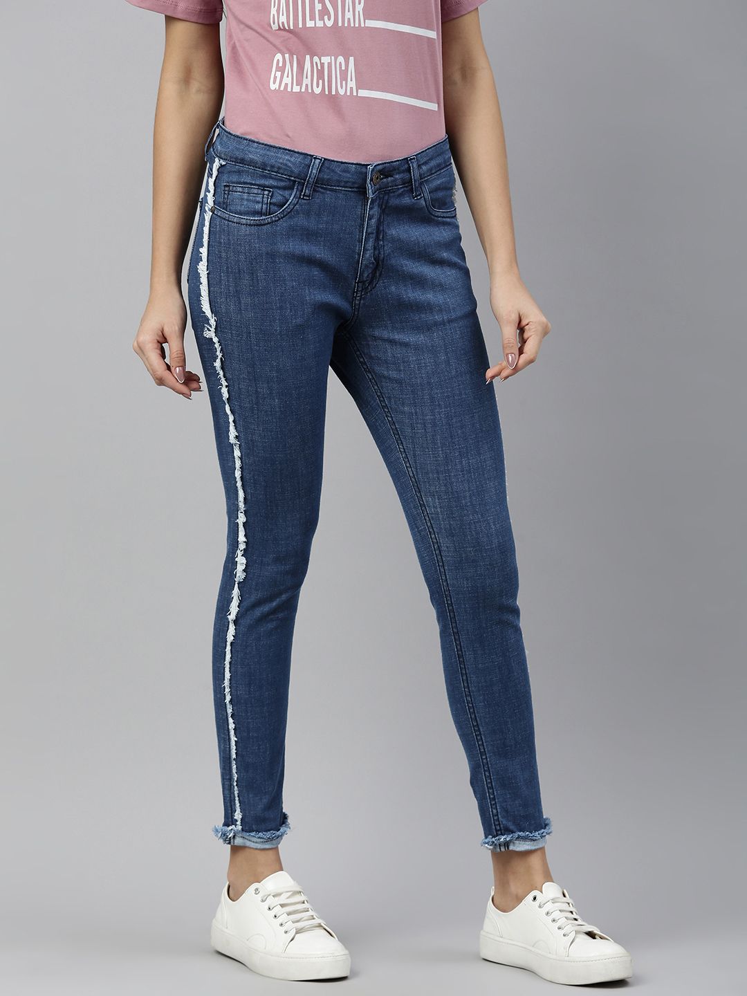 abof Women Blue Slim Fit Stretchable Jeans Price in India
