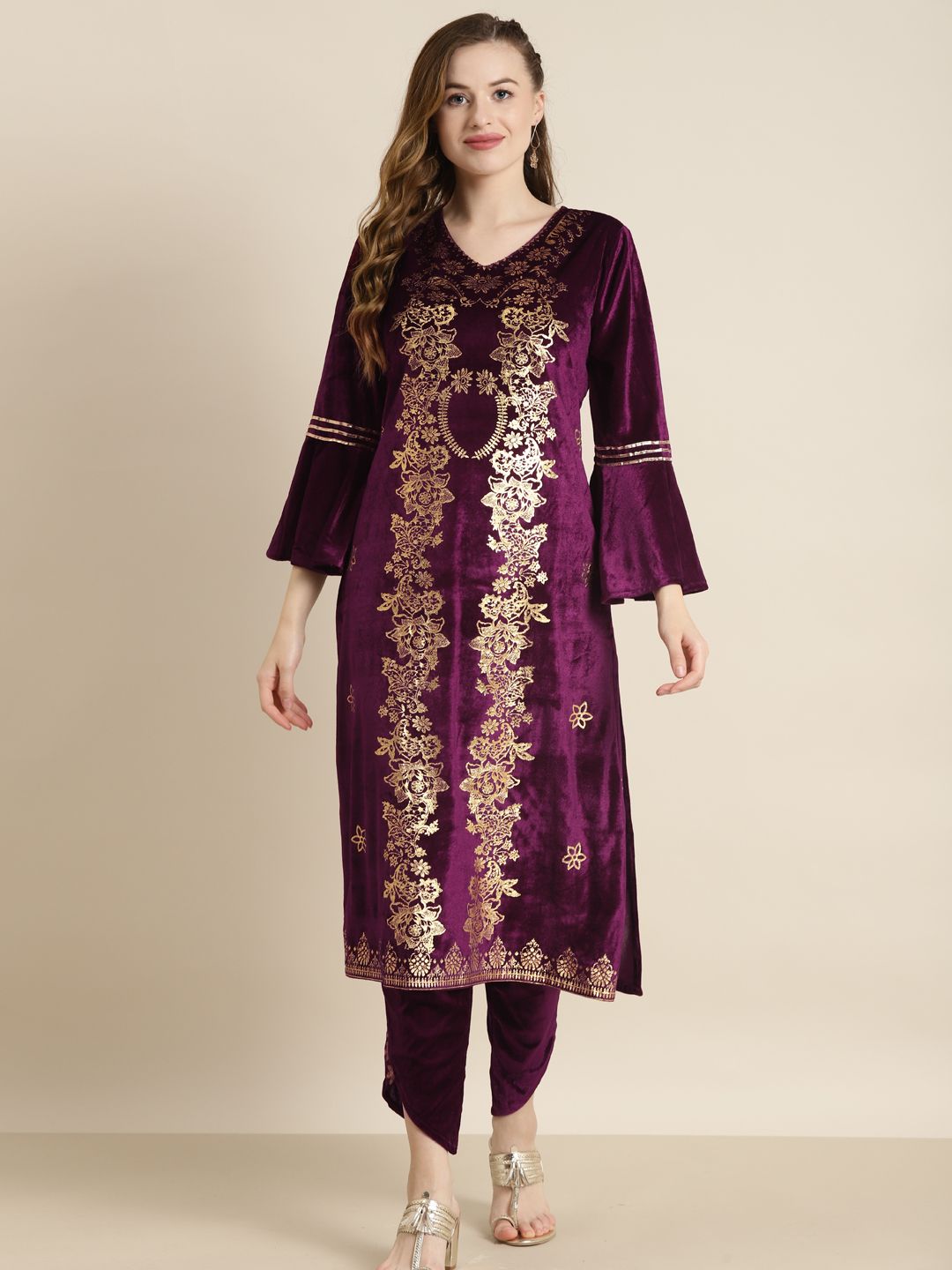 Shae by SASSAFRAS Women Purple & Gold-Toned Bell Sleeves Velvet Kurta Price in India