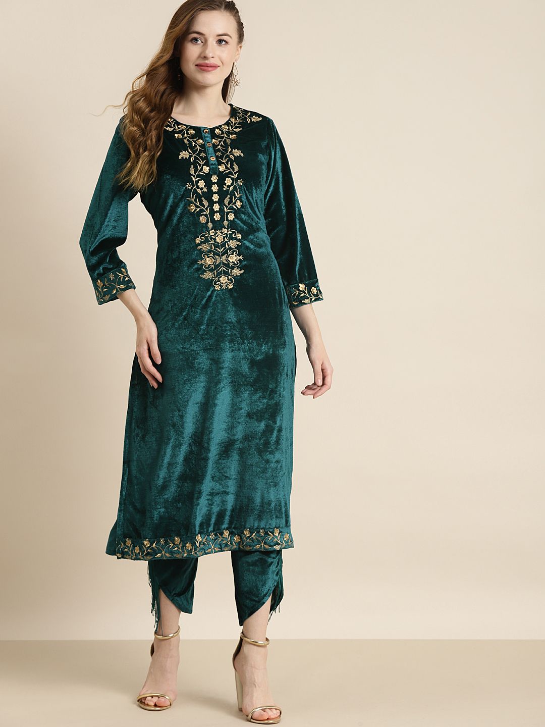 Shae by SASSAFRAS Women Teal Green & Gold-Toned Floral Embroidered Velvet Kurta Price in India