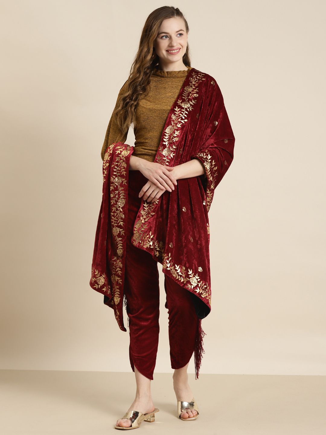 Shae by SASSAFRAS Women Maroon & Gold-Toned Printed Stole Price in India