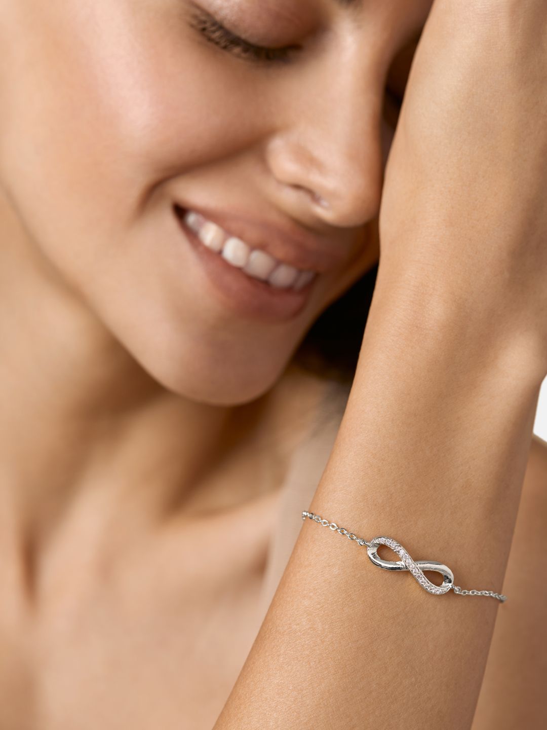 MINUTIAE Women Silver-Toned & White Brass Silver-Plated Link Bracelet Price in India