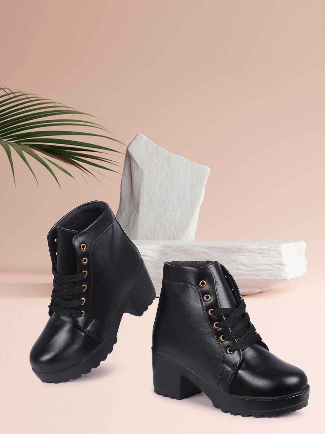 TWIN TOES Black Mid-Top Block Heeled Boots Price in India