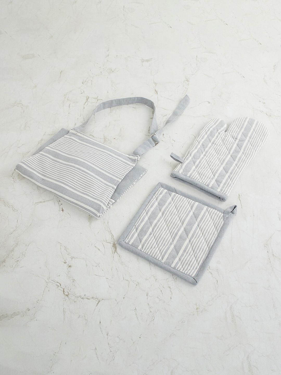 Home Centre Set Of 3 Assorted Striped Cotton Kitchen Linen Set Price in India