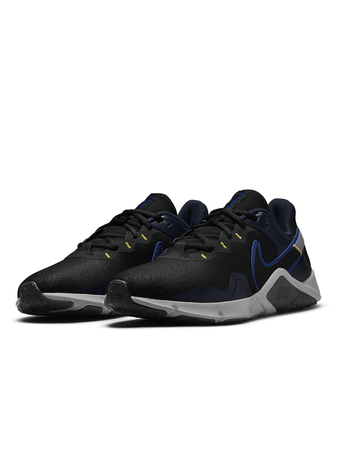 新品NIKETiempoLegend10EliteFGAS28.5 2足セット Buy Nike Men Black Legend Essential 2 Training Shoes - Sports