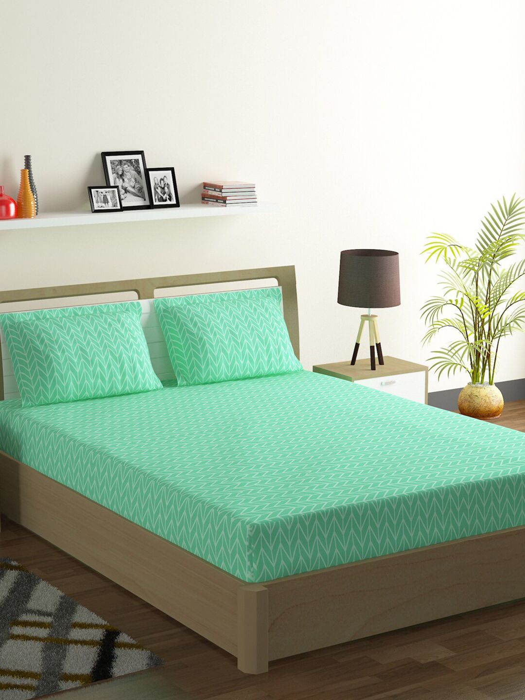 SWAYAM Green Geometric 144 TC King Bedsheet with 2 Pillow Covers Price in India