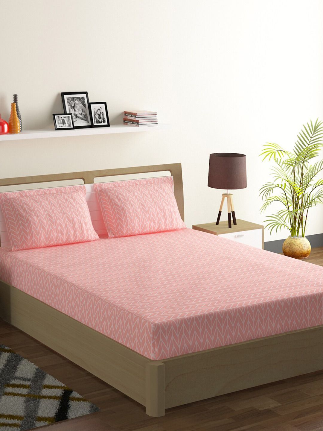 SWAYAM Pink & White Geometric 144 TC King Bedsheet with 2 Pillow Covers Price in India