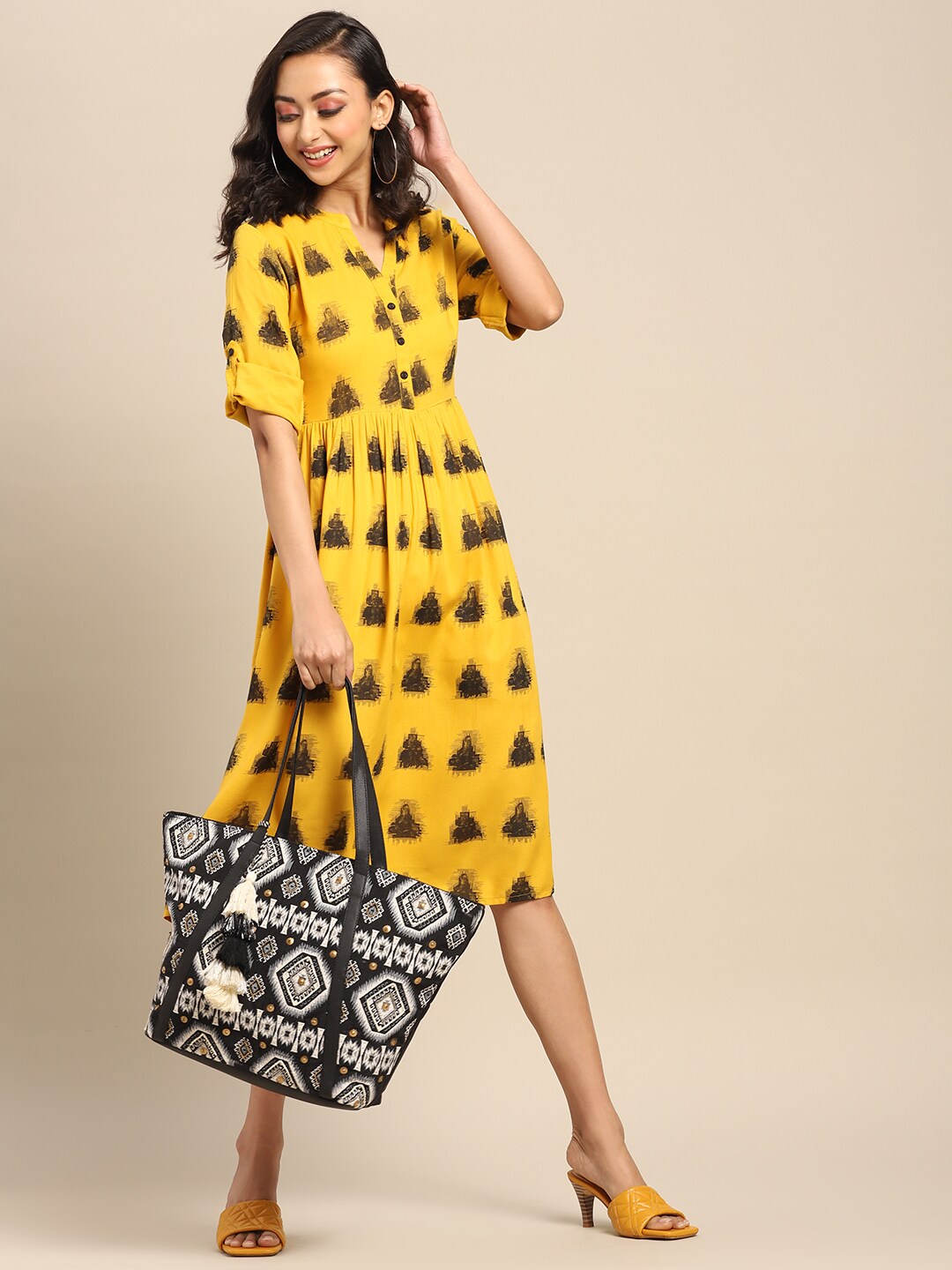 Anouk Black & White Woven Design Shoulder Bag Price in India