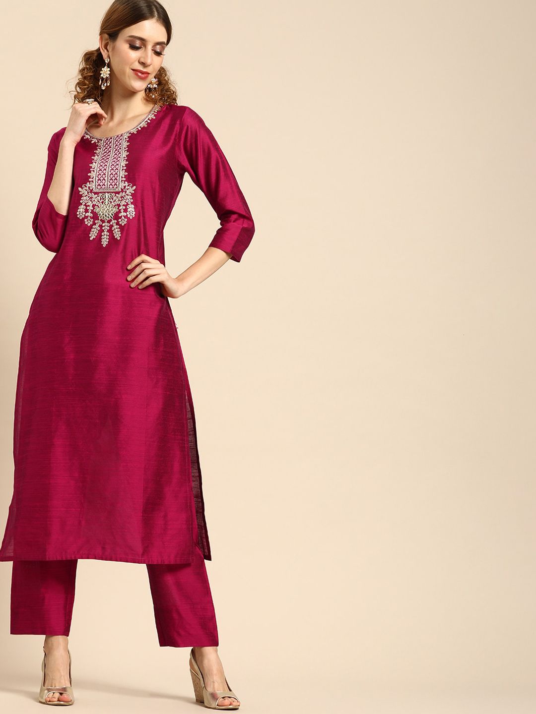 Varanga Women Magenta Embroidered Regular Thread Work Kurti with Trousers Price in India