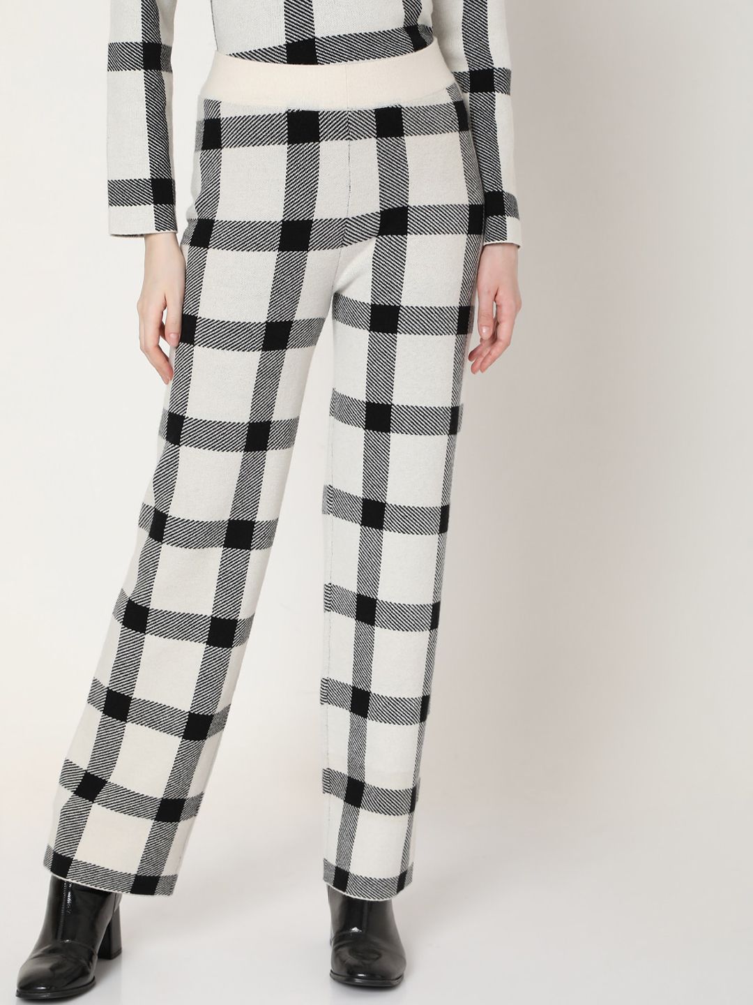 Vero Moda Women Beige & Black Checked Trousers Price in India