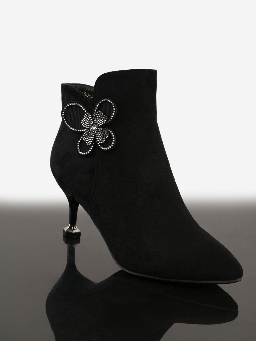 BuckleUp Black Block Heeled Boots with Bows Price in India