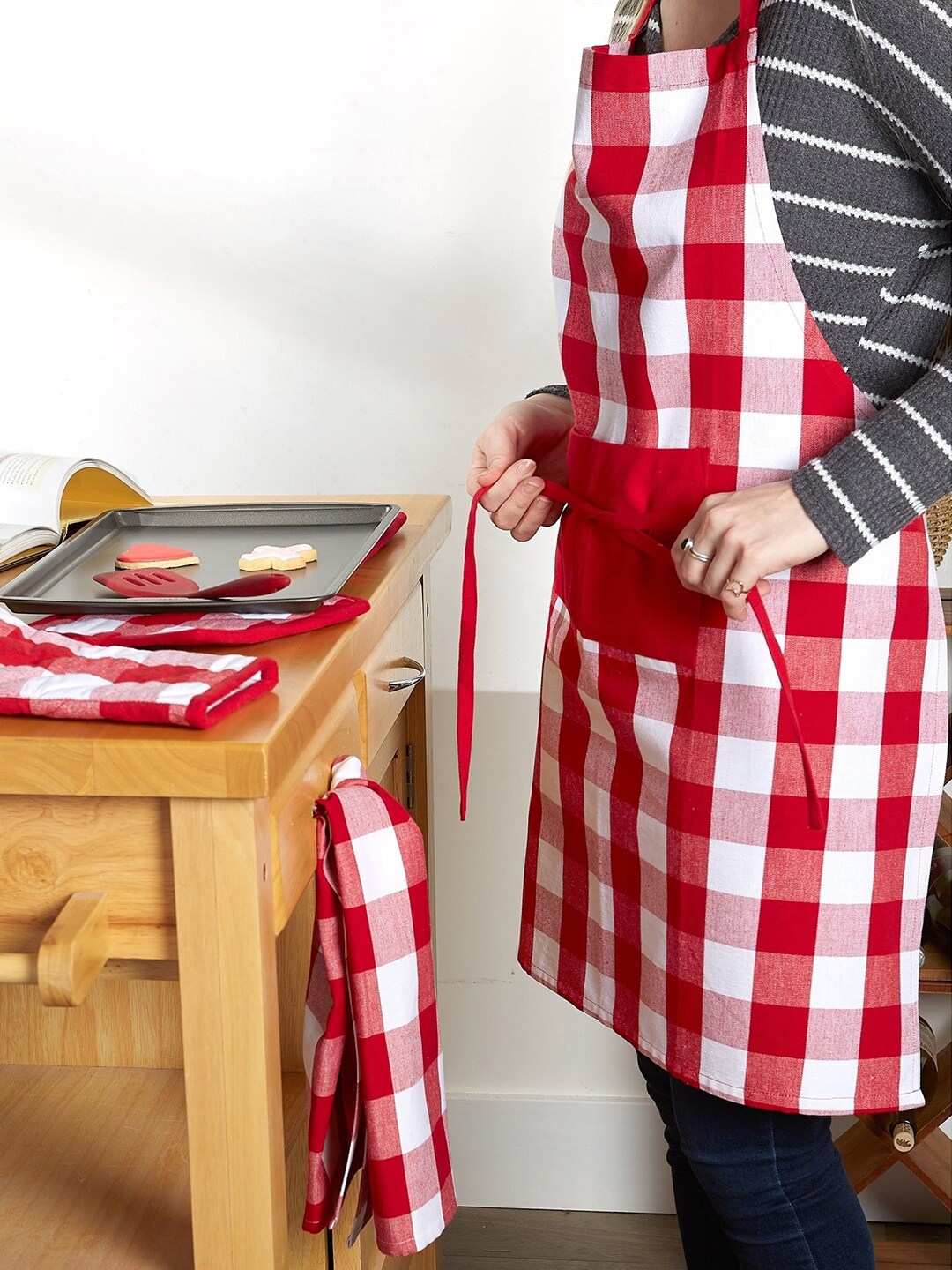 Lushomes Red & White Checked Cotton Apron Price in India