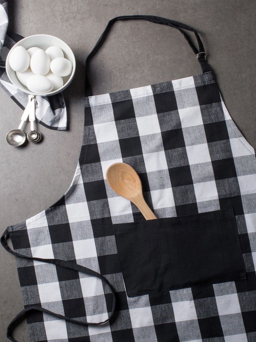 Lushomes Black & White Checked Cotton Apron Price in India