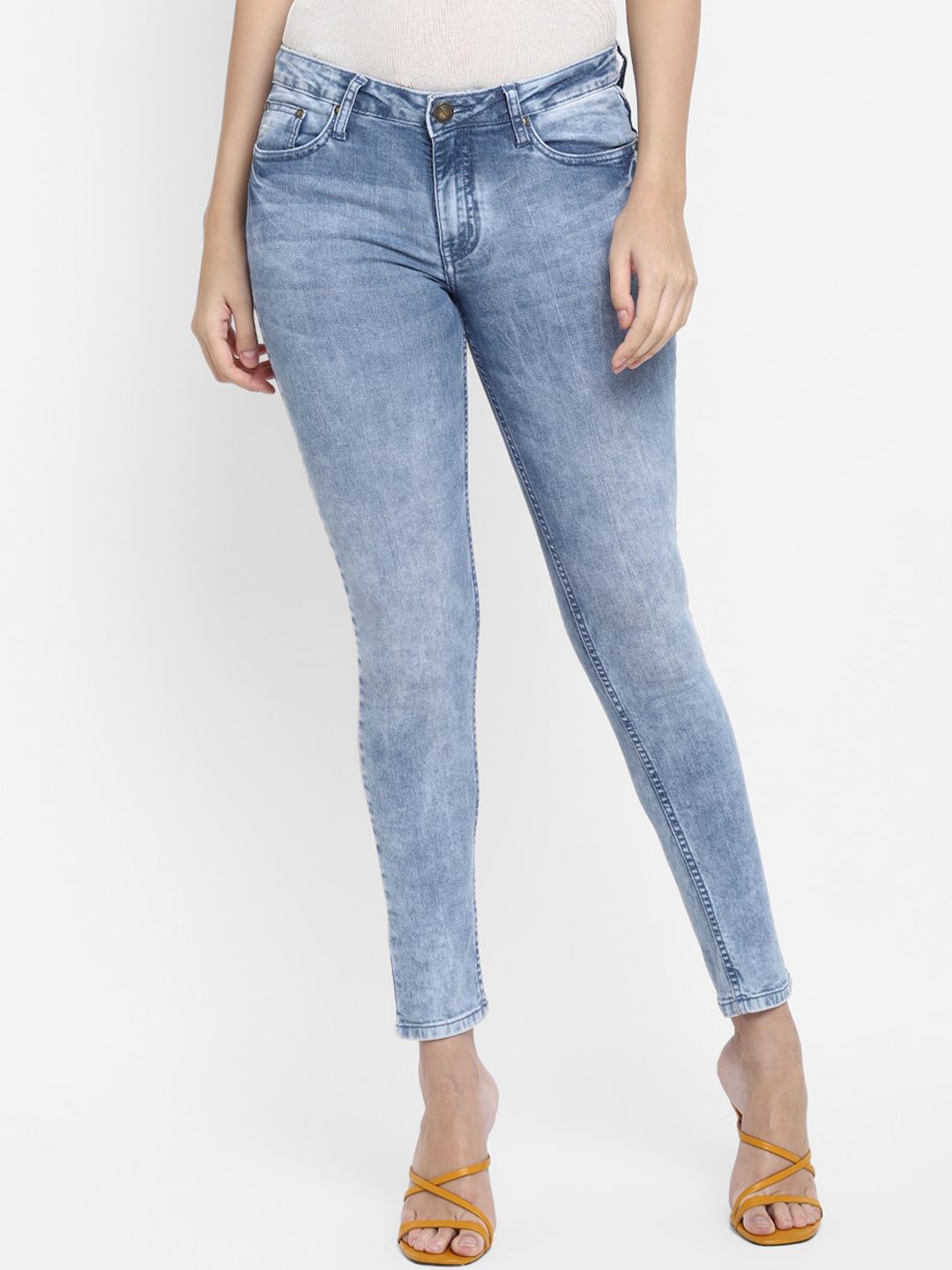 LAMOURE BY RED CHIEF Women Blue Heavy Fade Jeans Price in India