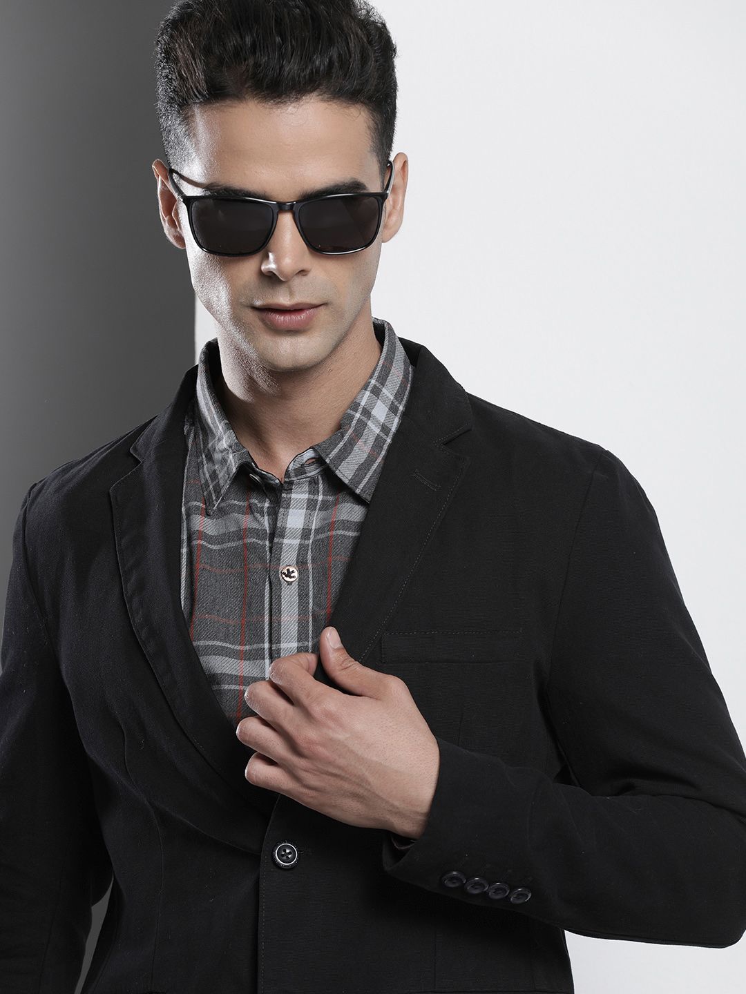 The Indian Garage Co Men Solid Single-Breasted SlimFit Cotton Blazer