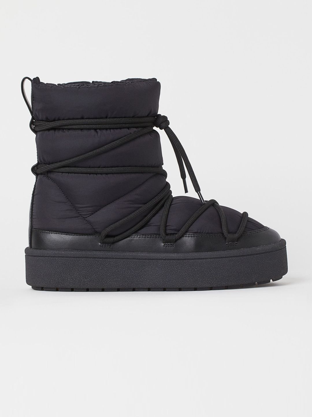 H&M Woman Black Padded boots Price in India
