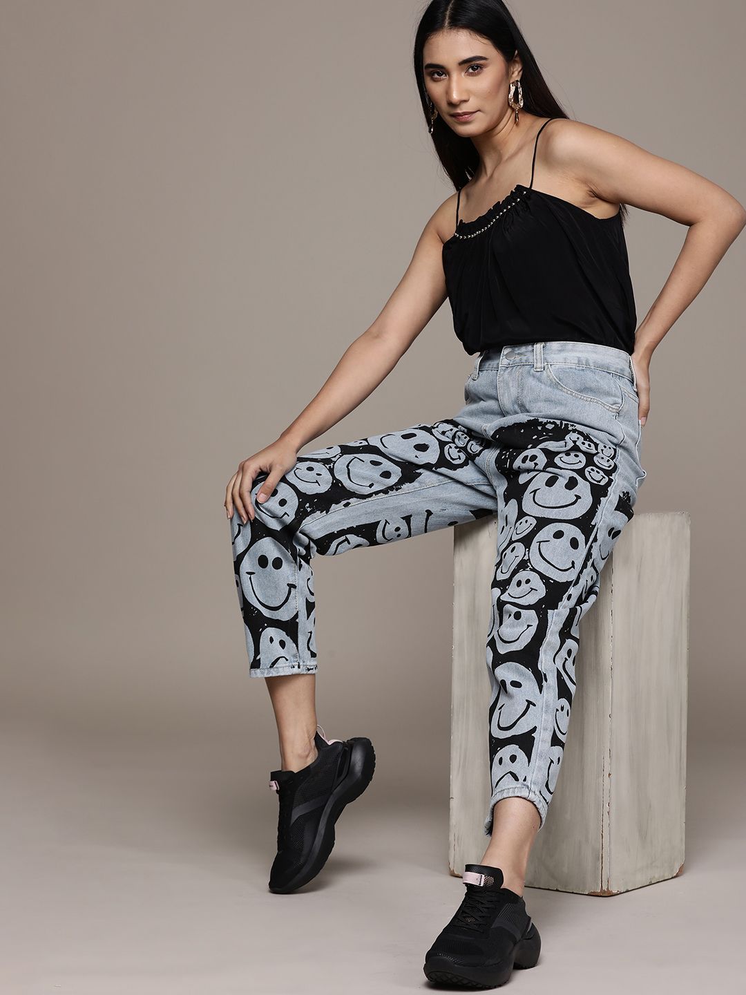 URBANIC Women Blue & Black Pure Cotton Relaxed Fit Printed Jeans Price in India