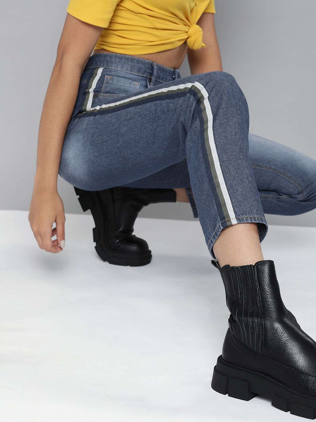 HERE&NOW Women Blue High-Rise Light Fade Stretchable Jeans Price in India