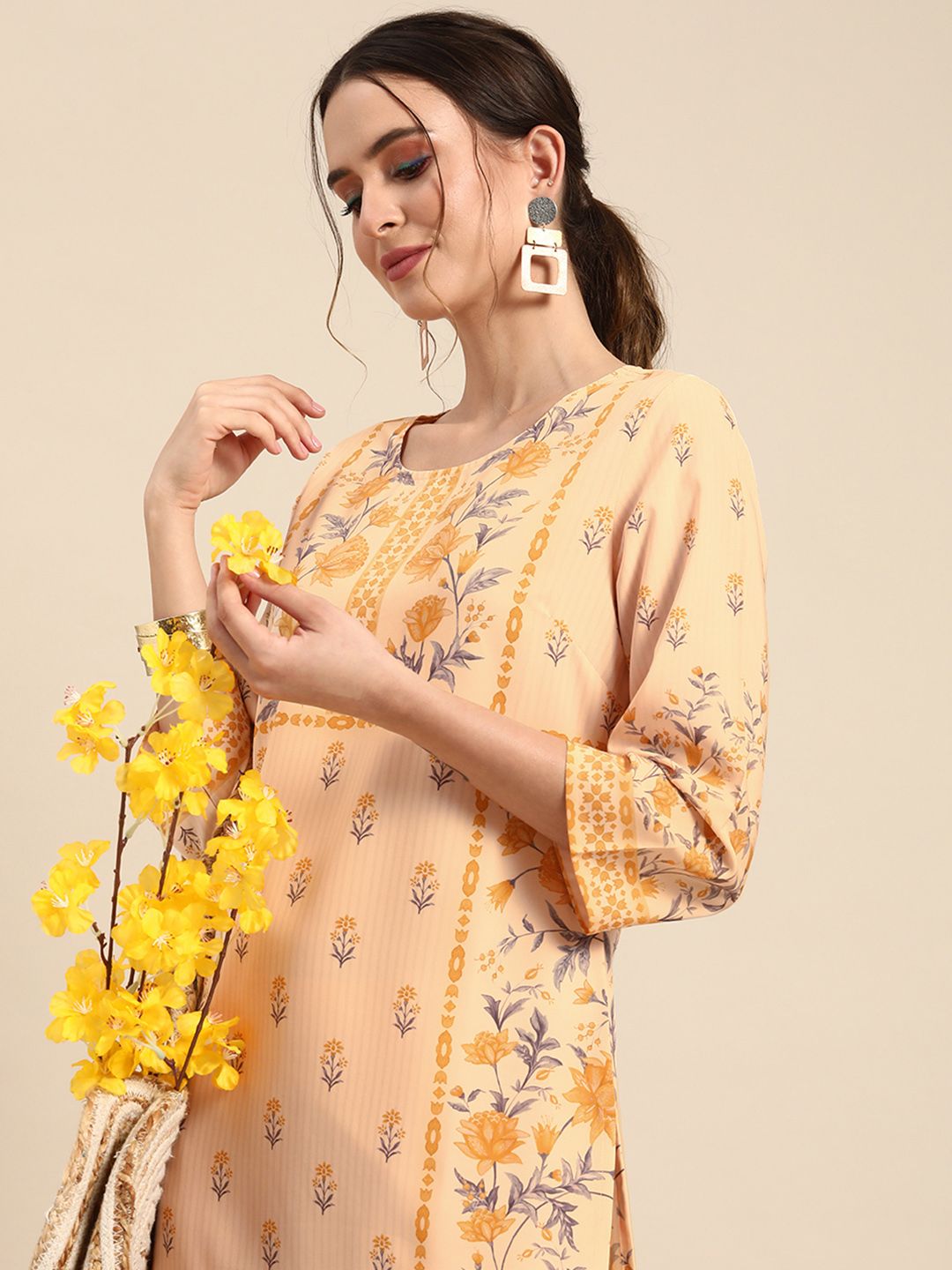 Anouk Women Peach-Coloured & Multicoloured Floral Printed Straight Kurta Price in India