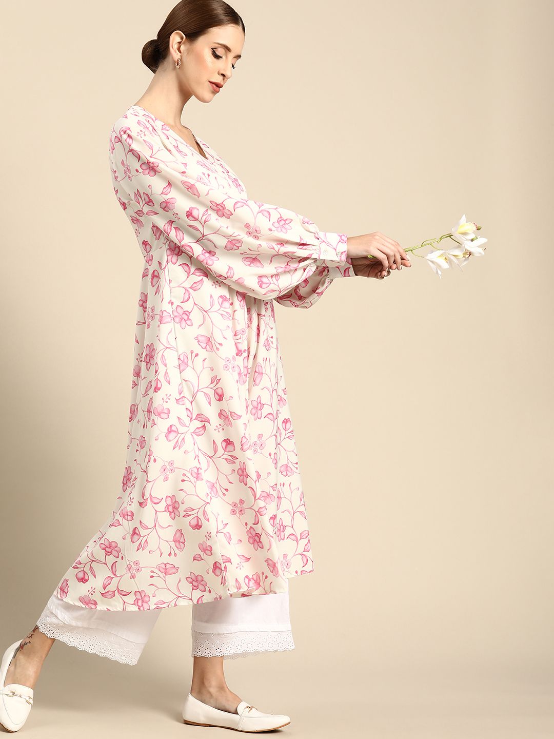 Anouk X Earthful Women White & Pink Floral Printed A-Line Kurta