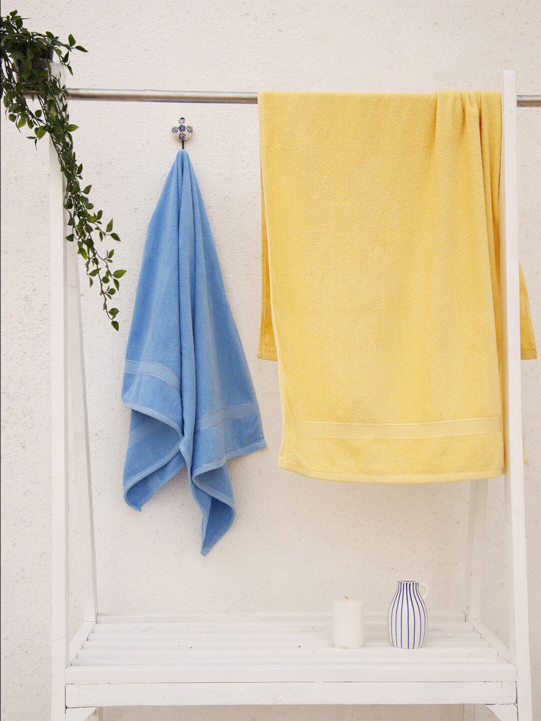 Ariana Set Of 2 Solid 400 GSM Cotton Bath Towels Price in India