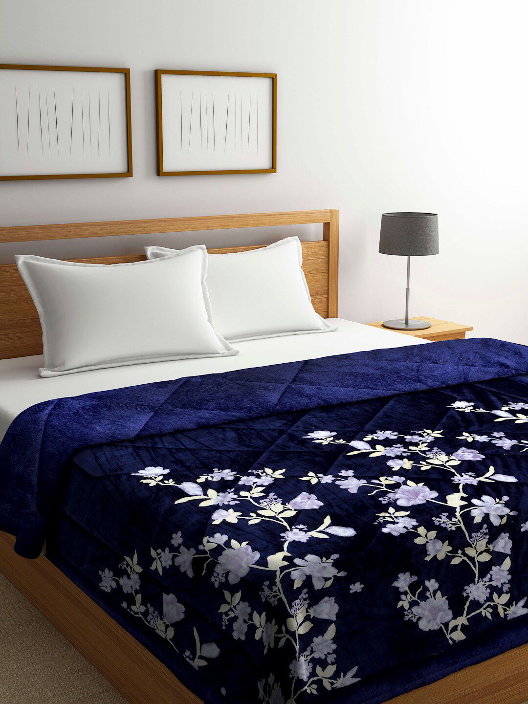 Arrabi Blue & White Floral Heavy Winter Double Bed Quilt Price in India