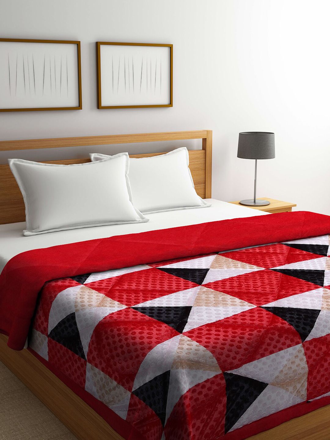 Arrabi Red & White Geometric Heavy Winter Double Bed Quilt Price in India
