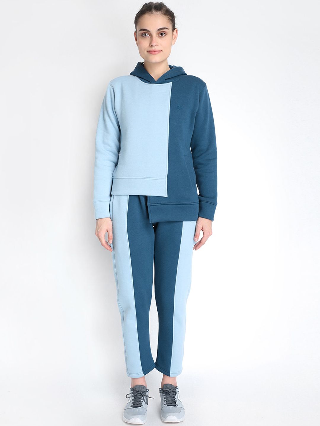 Chkokko Woman Blue Colourblocked Tracksuit Price in India