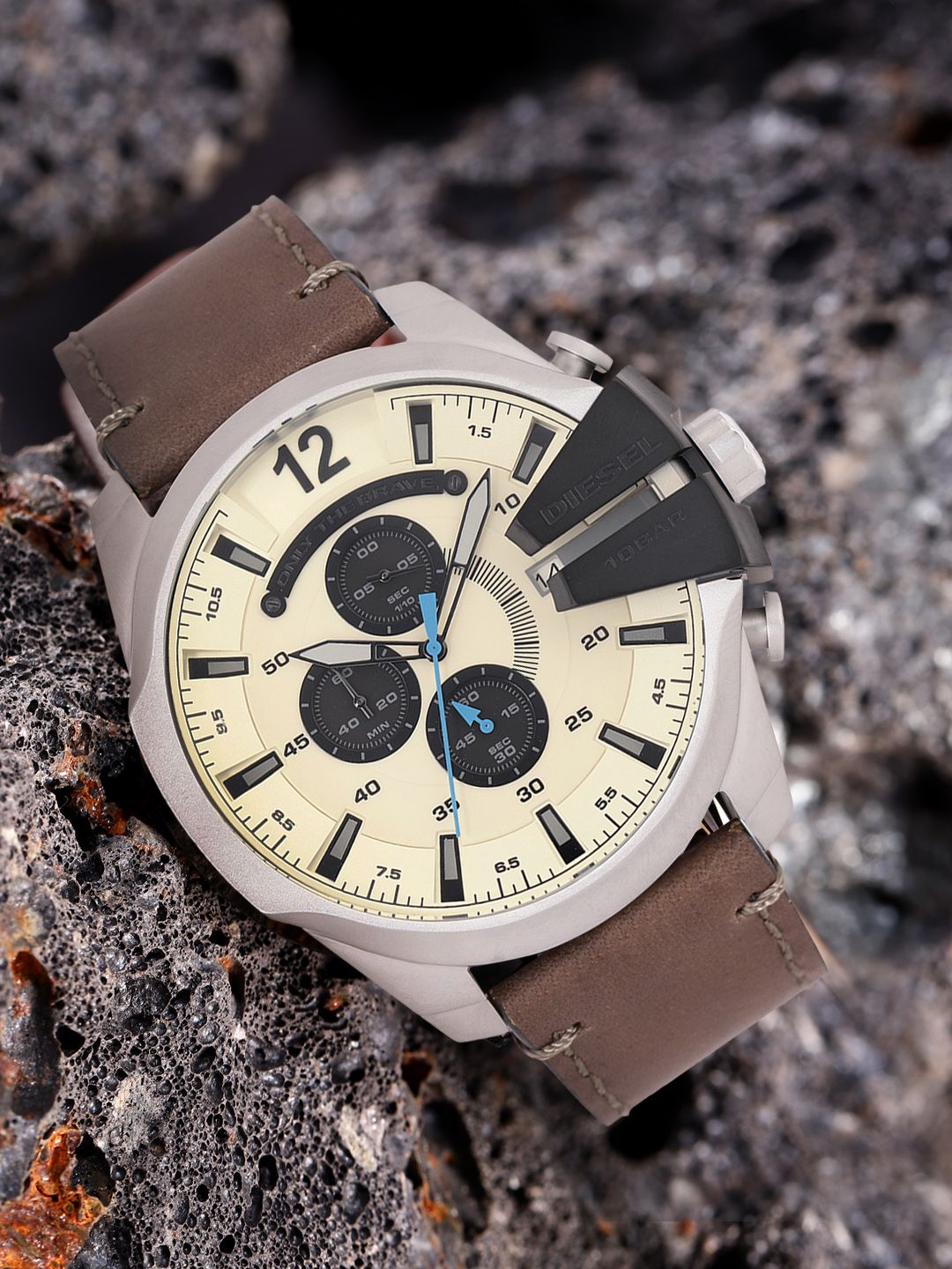 Buy DIESEL Men Cream-Coloured Mega Chief Analogue Watch DZ4464
