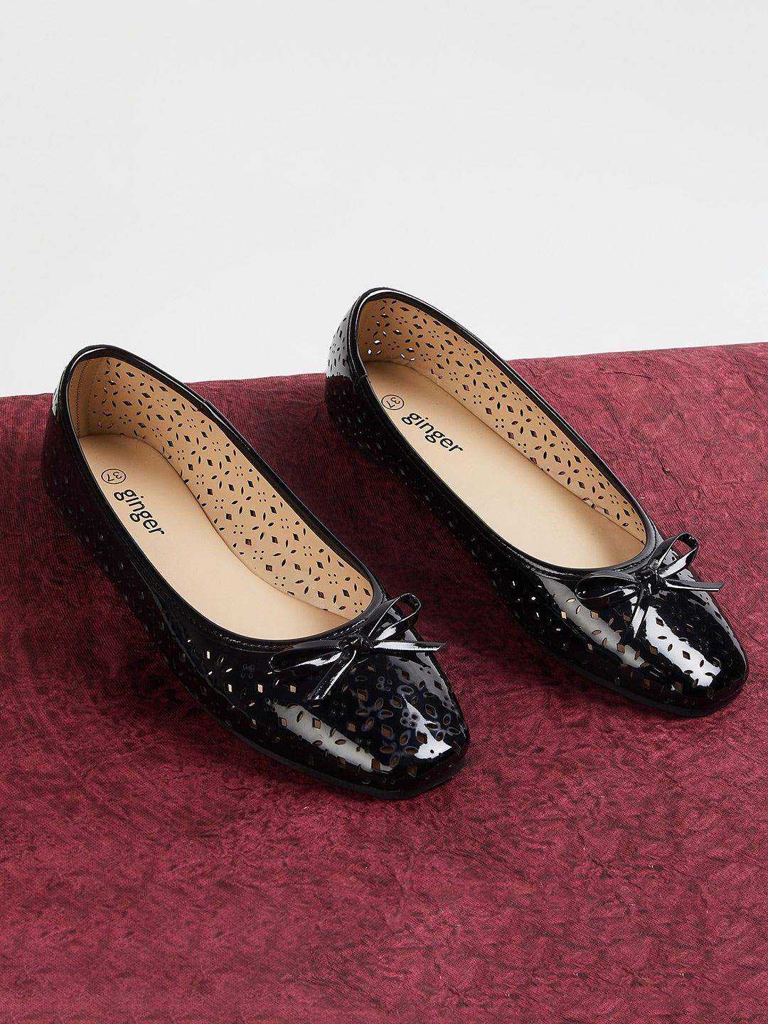 Ginger by Lifestyle Women Black Printed Loafers Price in India