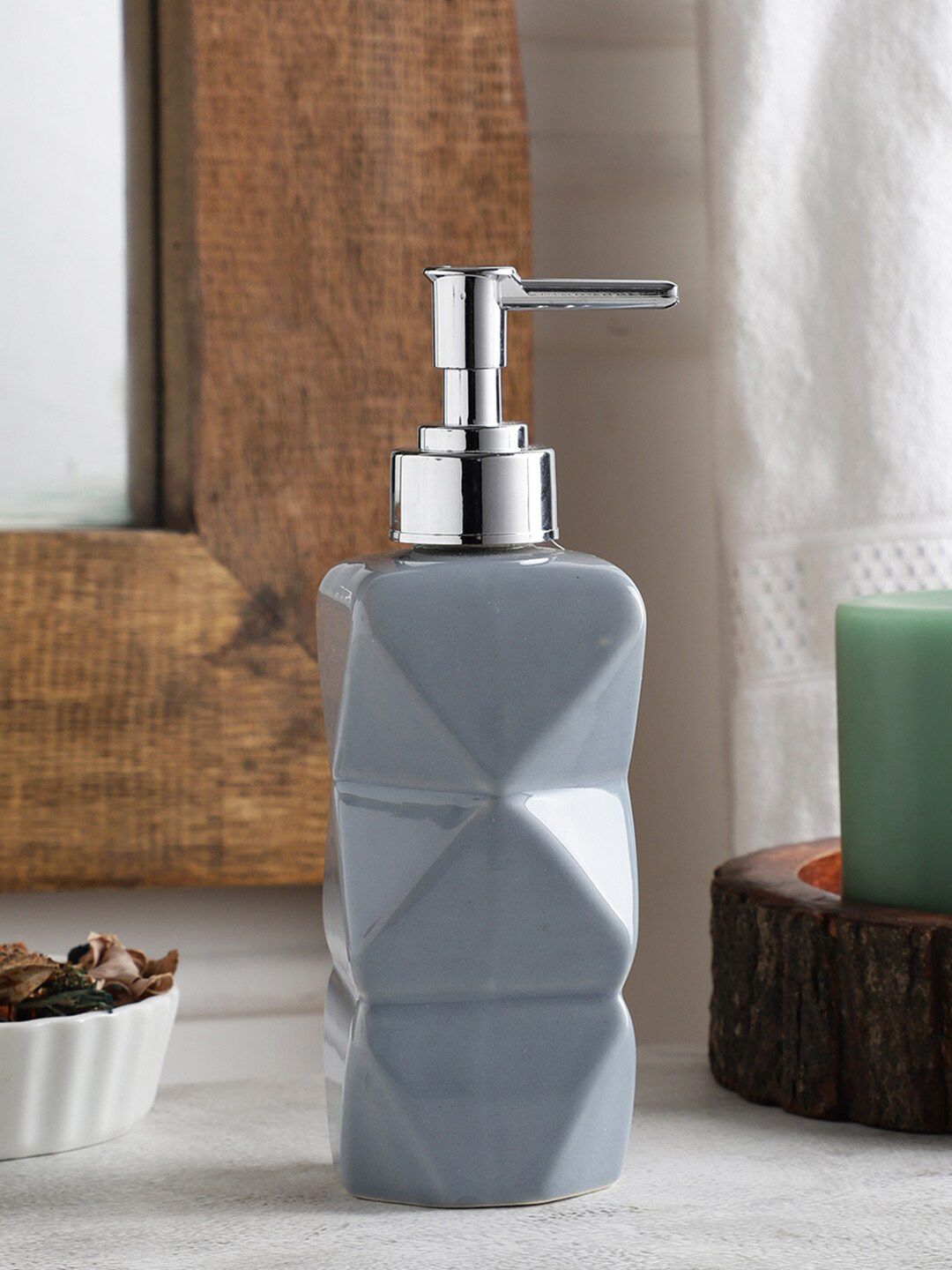VarEesha Grey & Silver-Toned Solid Ceramic Soap Dispenser Price in India