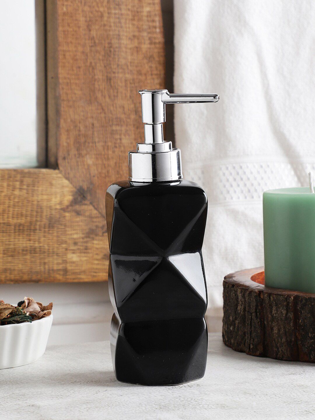 VarEesha Black Solid Ceramic Soap Dispenser Price in India