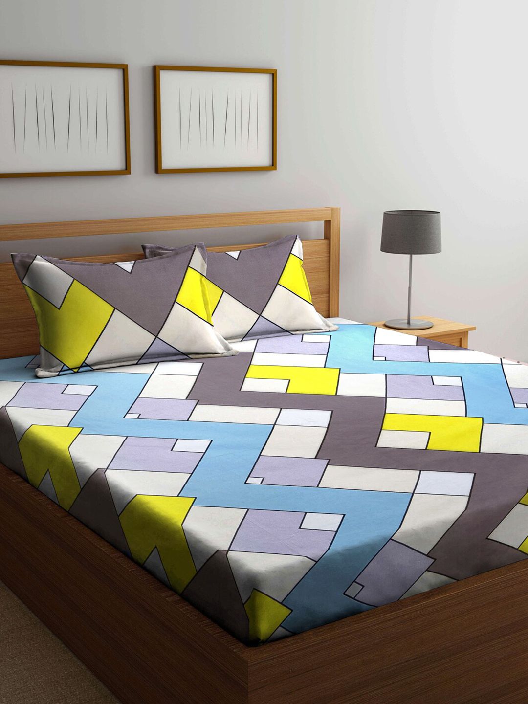 KLOTTHE Multicoloured Geometric 210 TC King Bedsheet with 2 Pillow Covers Price in India