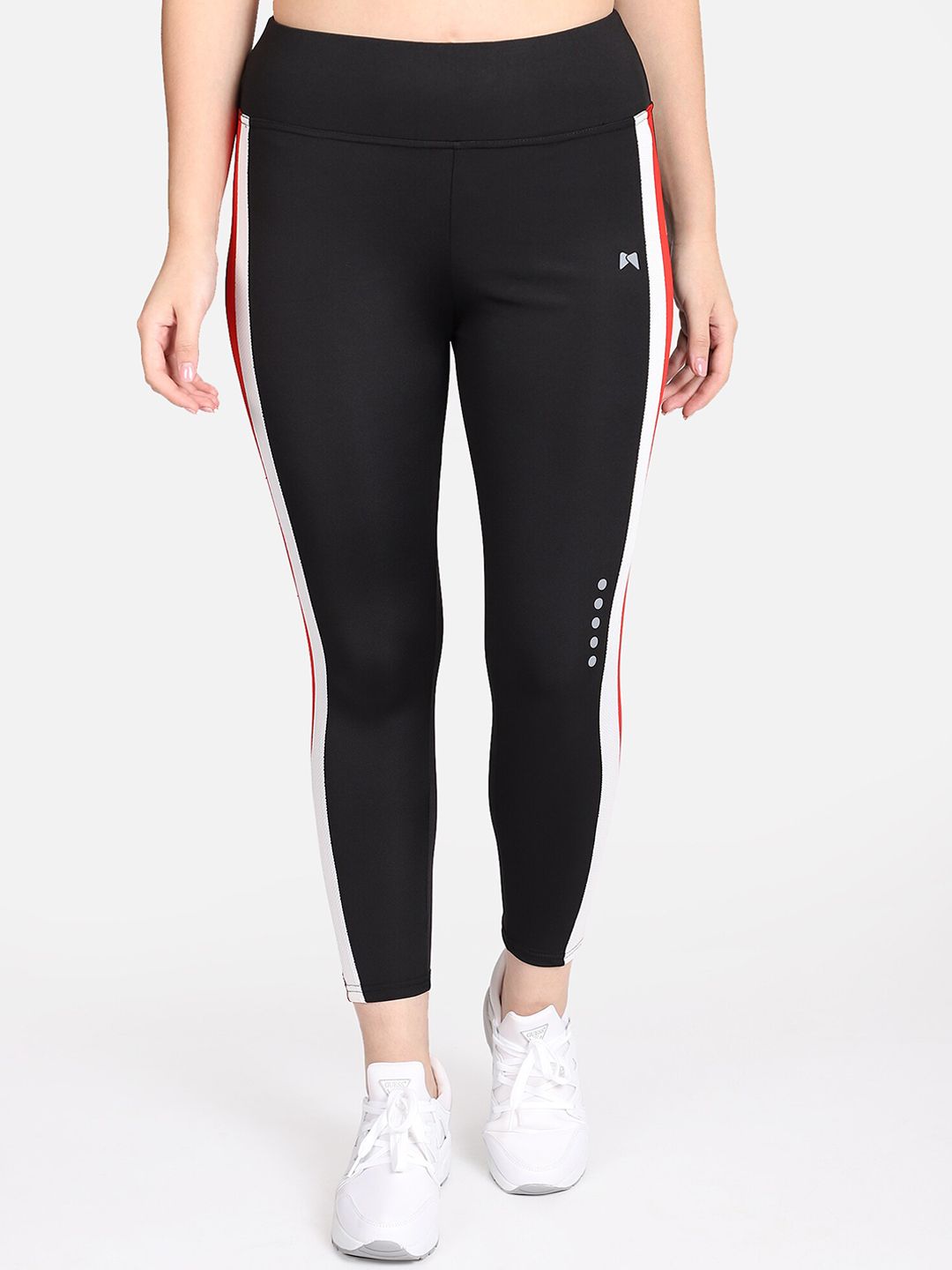 MUSCLE TORQUE Women Black & Red Solid Skinny-Fit Tights Price in India