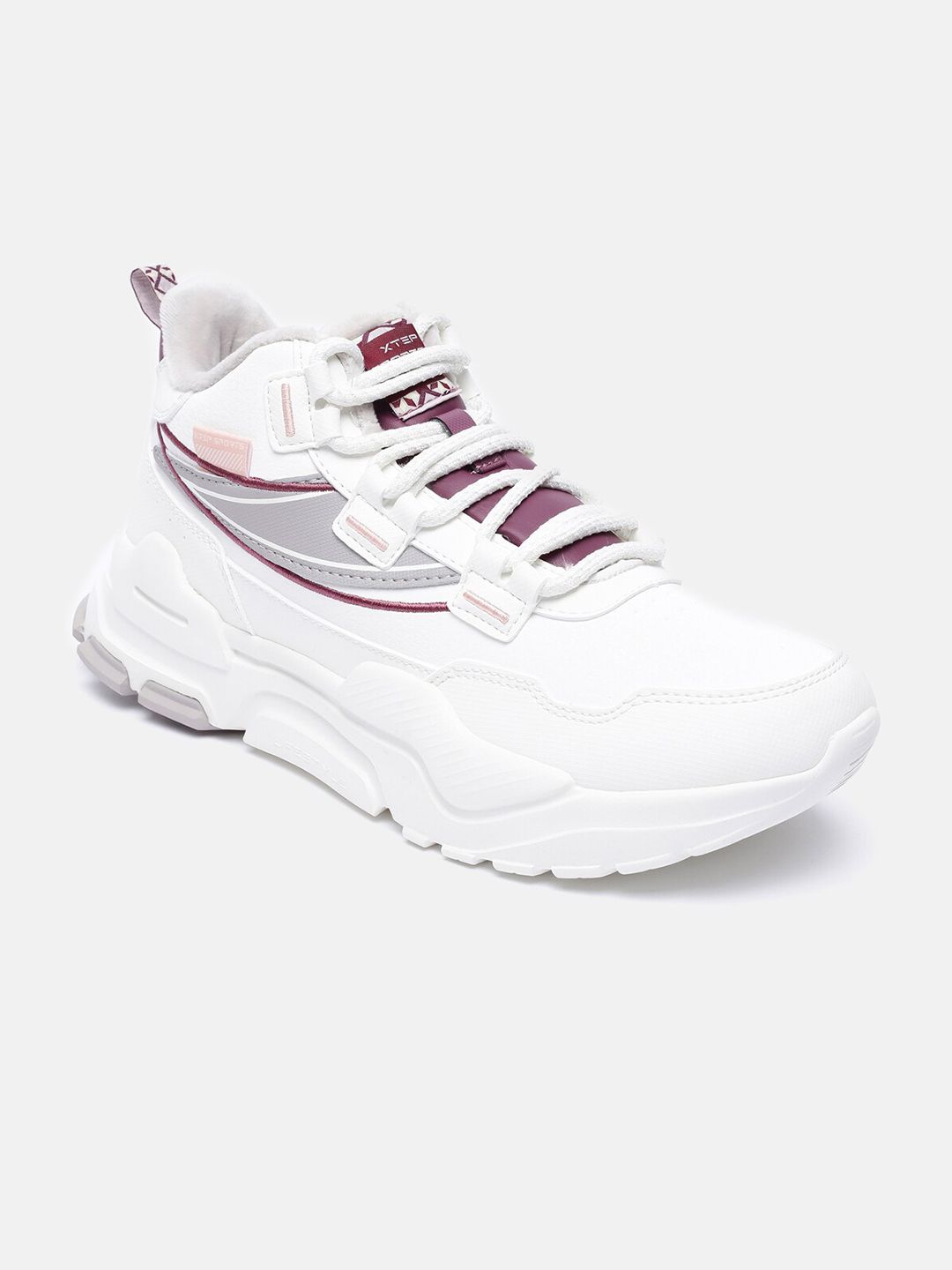 Xtep Women White Training or Gym Non-Marking Shoes Price in India