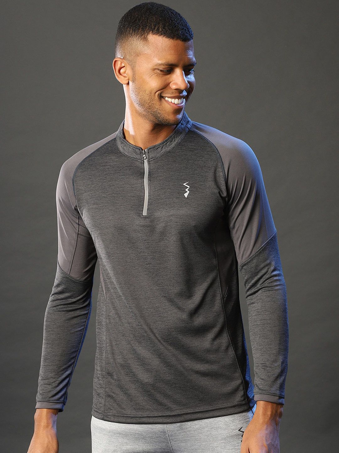 CAHOOT Men Charcoal Colourblocked Henley Neck Drop-Shoulder Sleeves Dri-FIT Pockets Running T-shirt