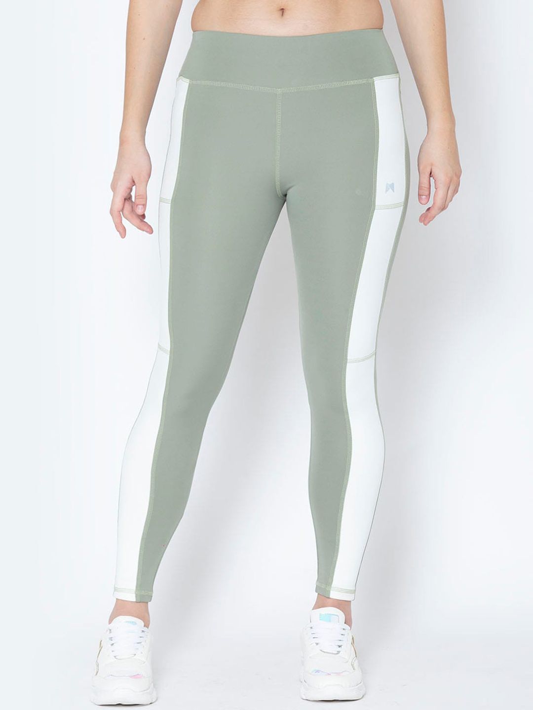 MUSCLE TORQUE Women Green & White Colorblocked Skinny-Fit Tights Price in India