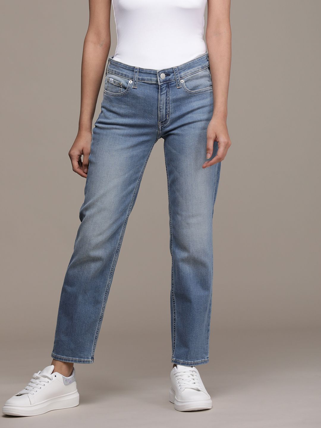 Calvin Klein Jeans Women Blue Straight Fit Light Fade Stretchable Jeans Price in India